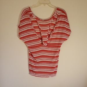 Cute back to this simple top